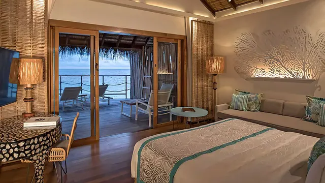 Constance Moofushi — image 30