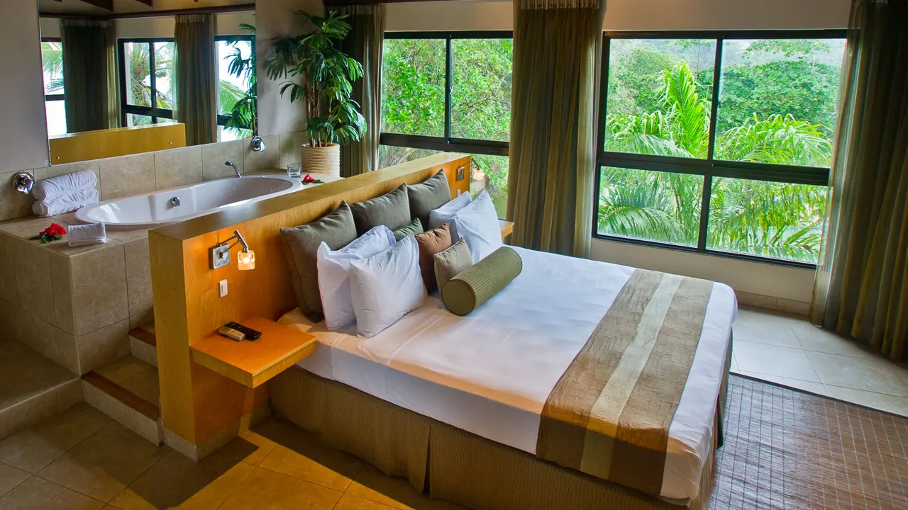 Black Parrot Suites — image 19