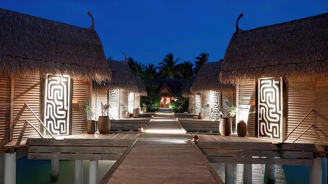 Constance Moofushi — image 18