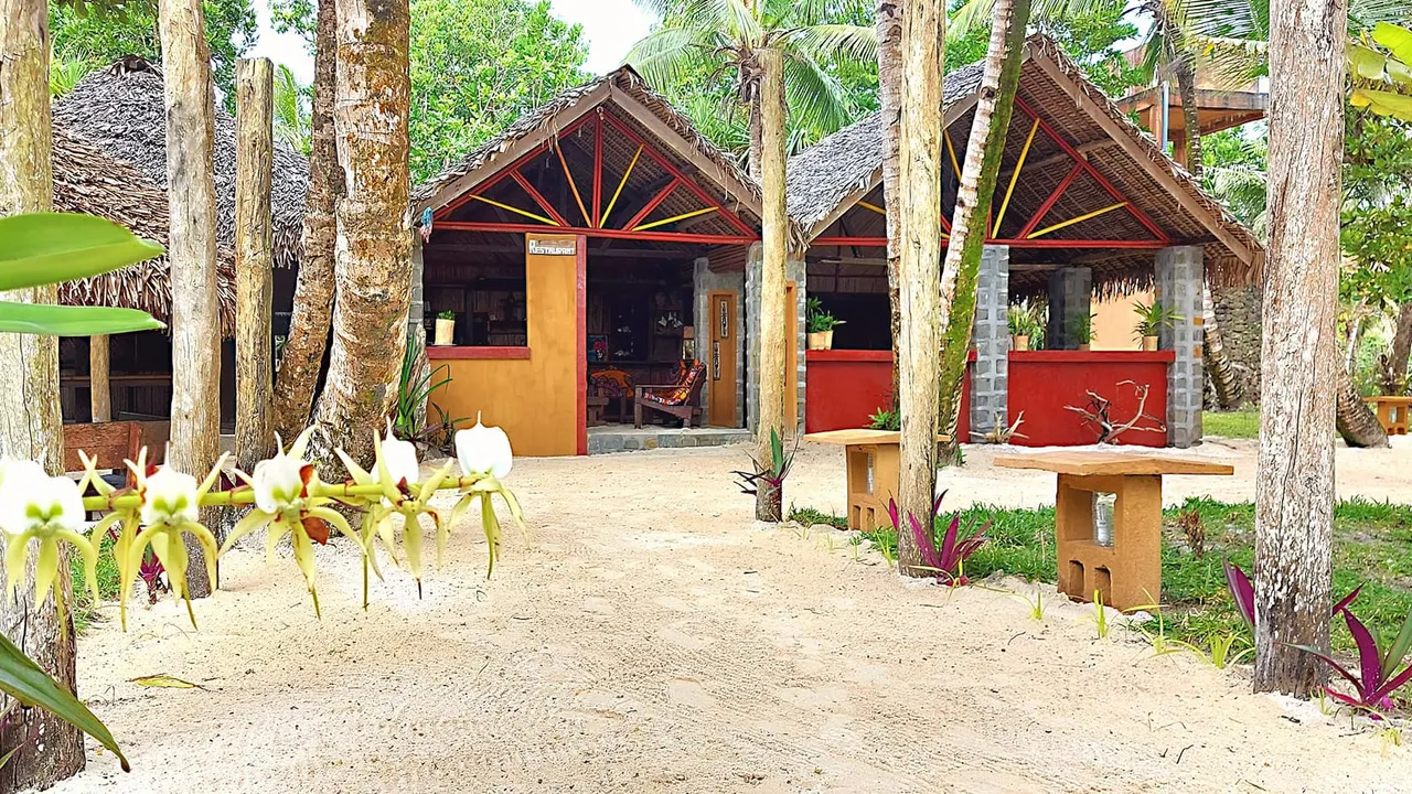 Sambatra Beach Lodge — image 18