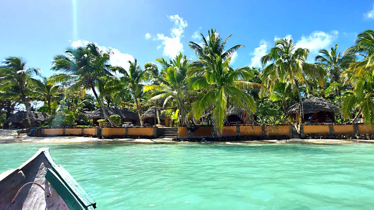 Sambatra Beach Lodge — image 5