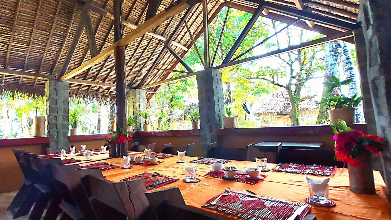 Sambatra Beach Lodge — image 19