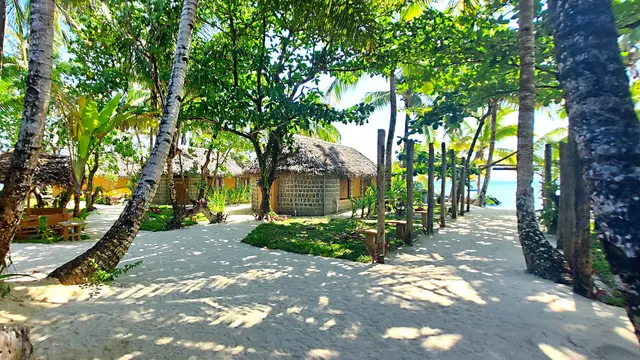 Sambatra Beach Lodge — image 11