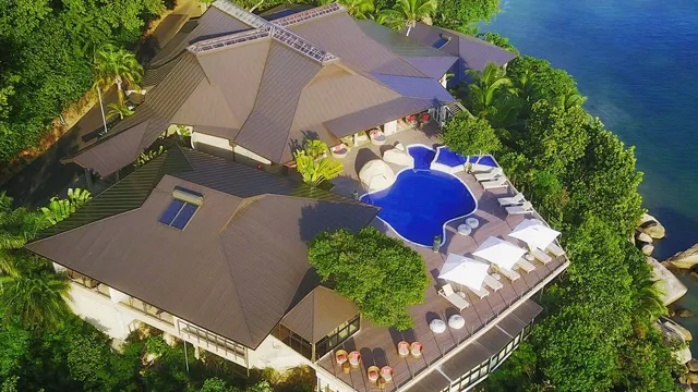 Black Parrot Suites — image 3