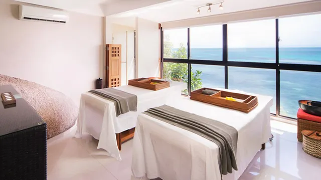 Black Parrot Suites — image 27