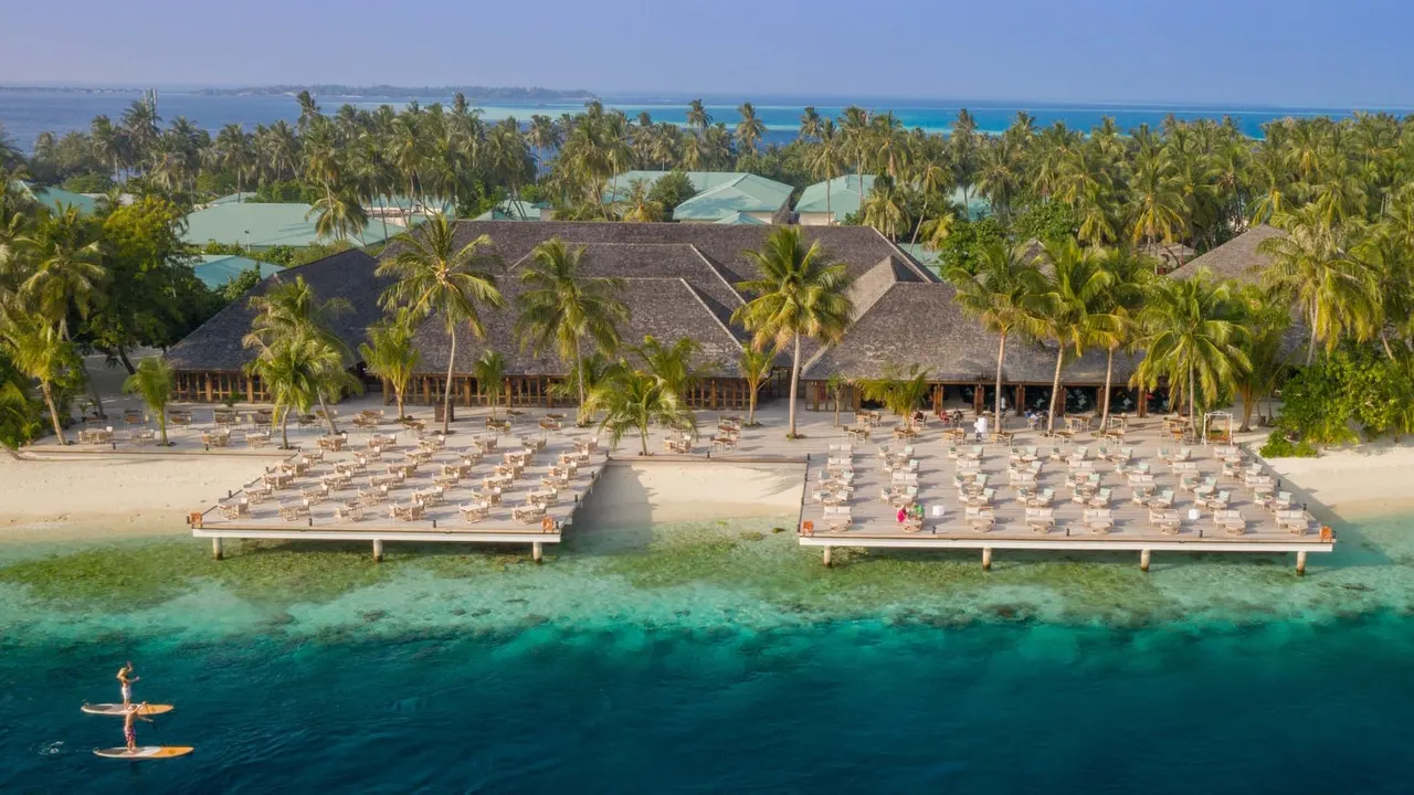 Vilamendhoo — image 44