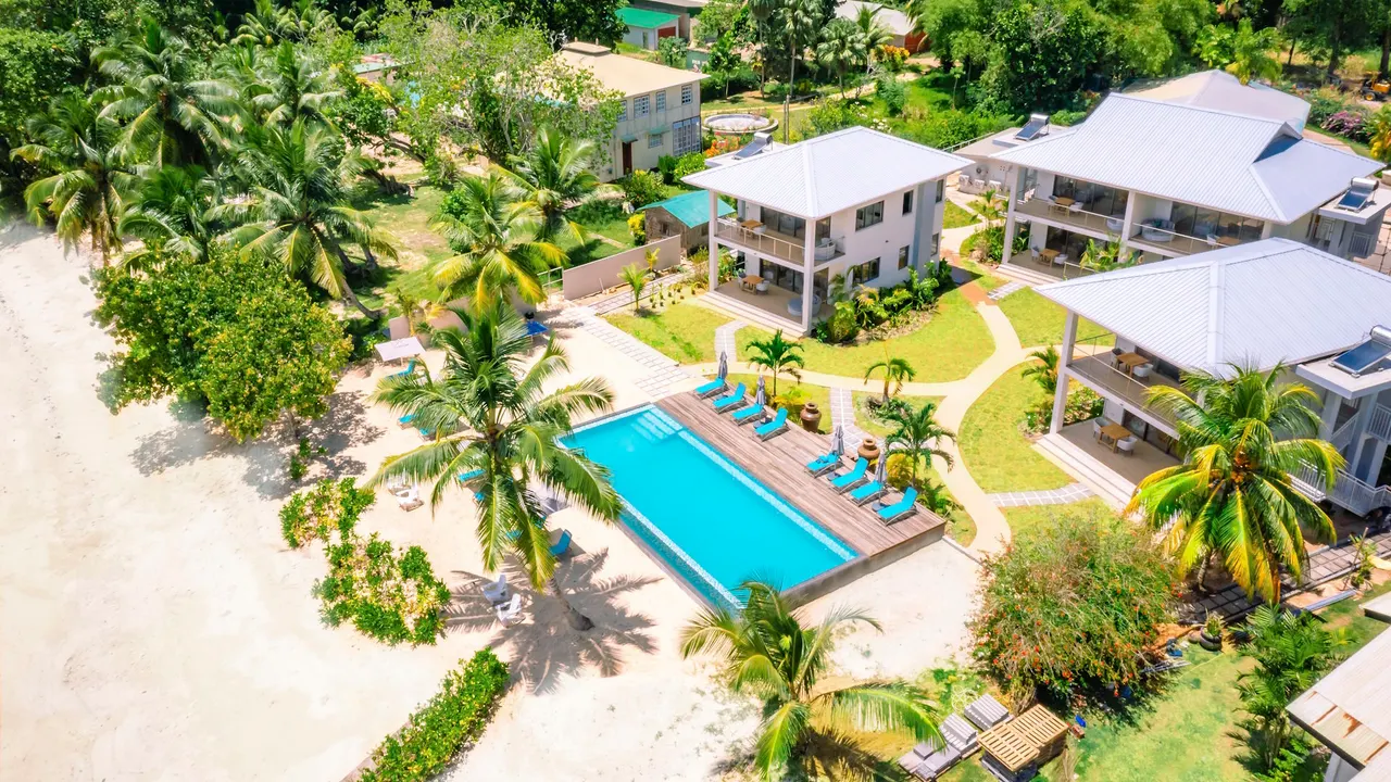 Pineapple Beach Villas — image 1