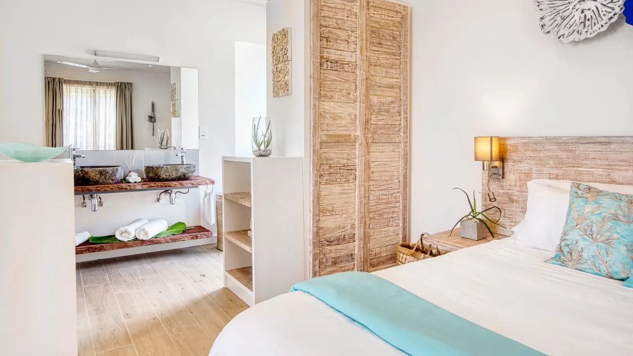 Pineapple Beach Villas — image 7