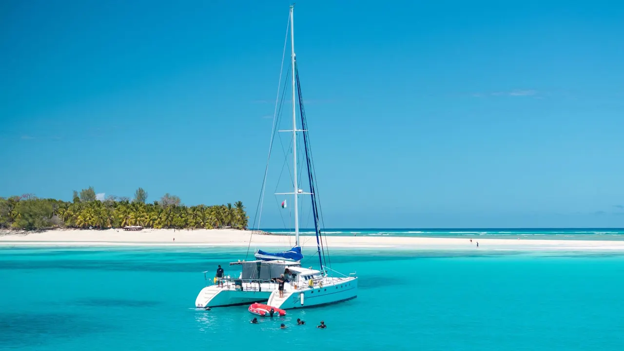 Cruising by Catamaran — image 3