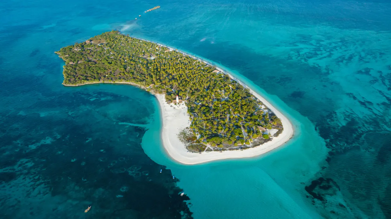Fanjove Island — image 4