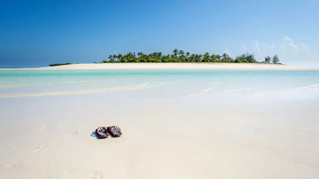 Fanjove Island — image 19