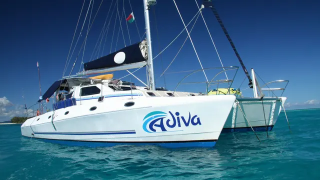 Cruising by Catamaran — image 2
