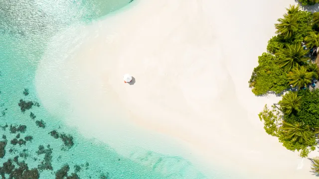 V Villas at Mirihi — image 31
