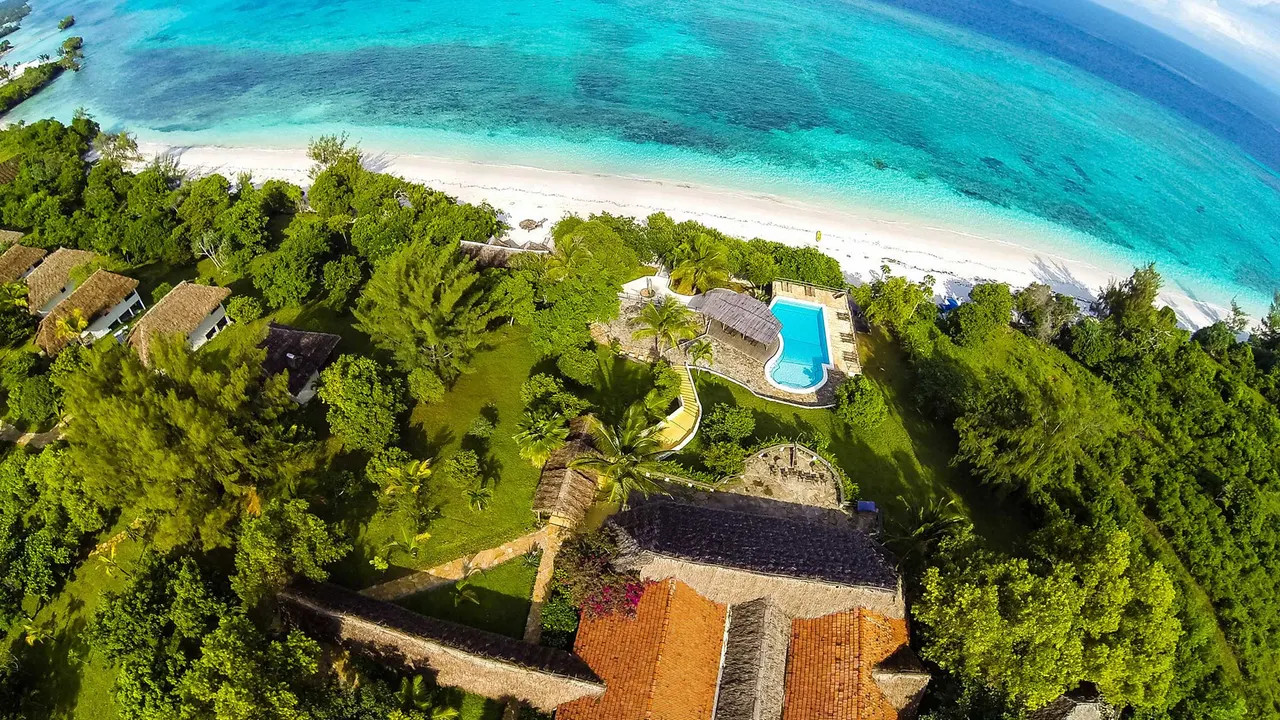 Manta Resort — image 2