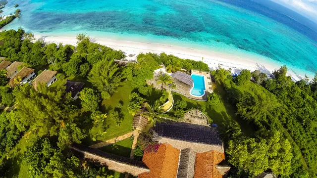 Manta Resort — image 2