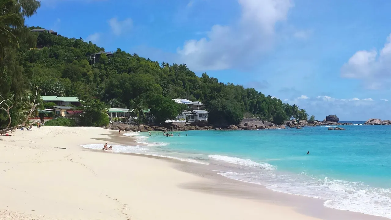 Anse Soleil Beachcomber — image 11