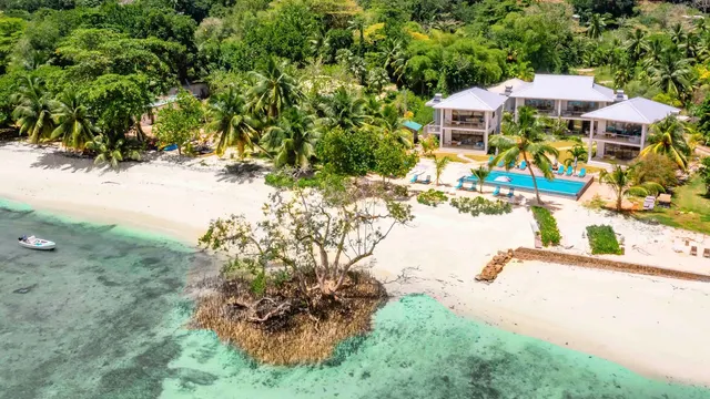 Pineapple Beach Villas — image 23