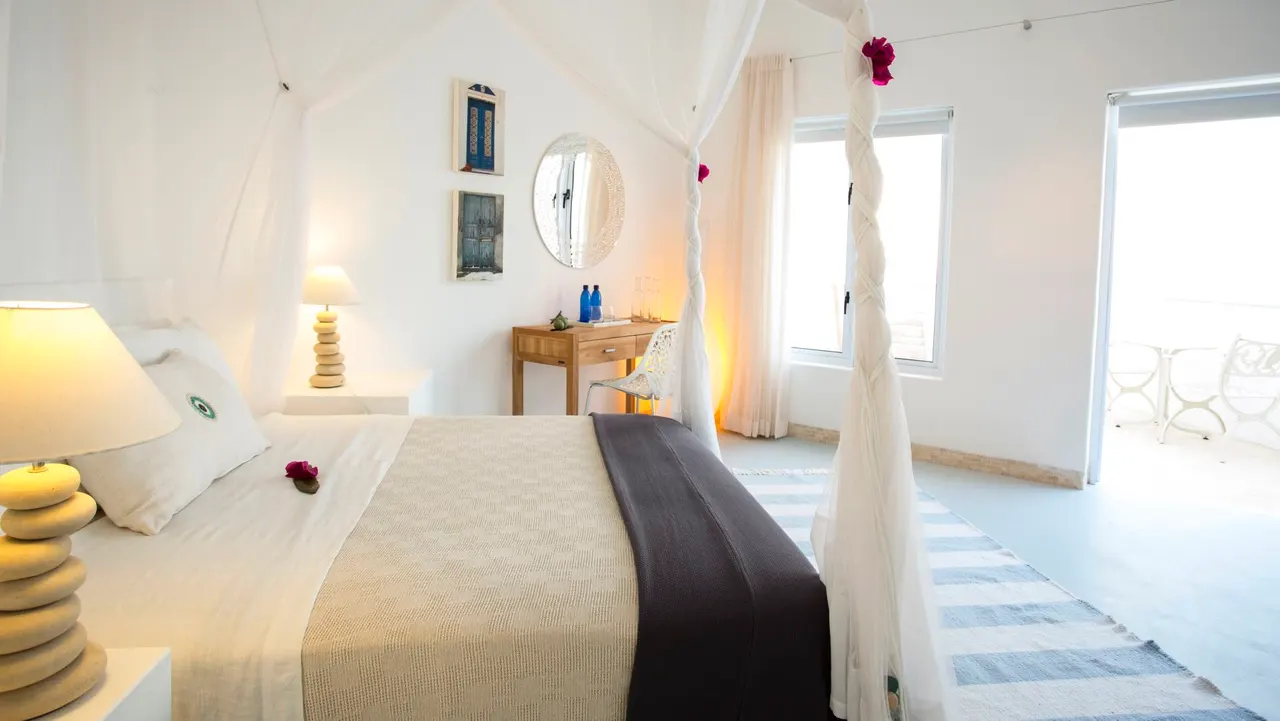 Santorini Villas — image 5