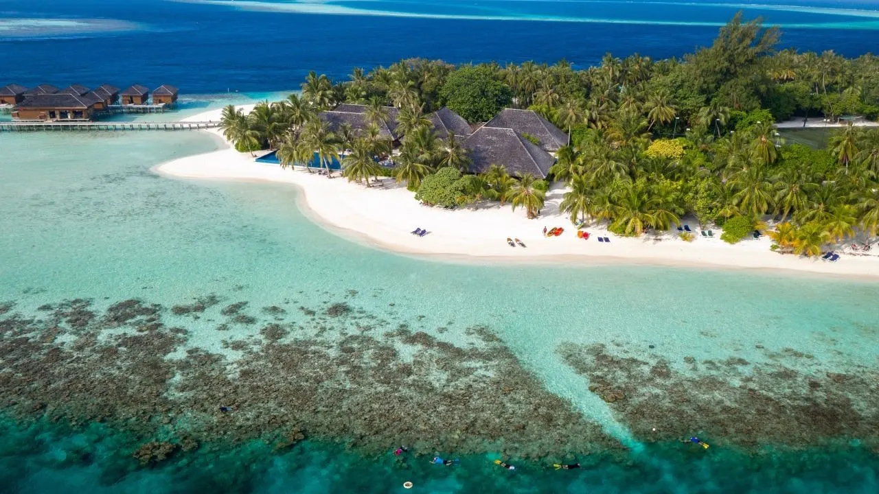 Vilamendhoo — image 36