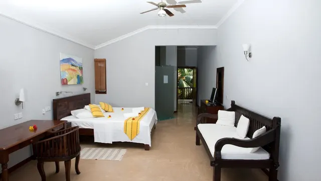 Anse Soleil Beachcomber — image 30