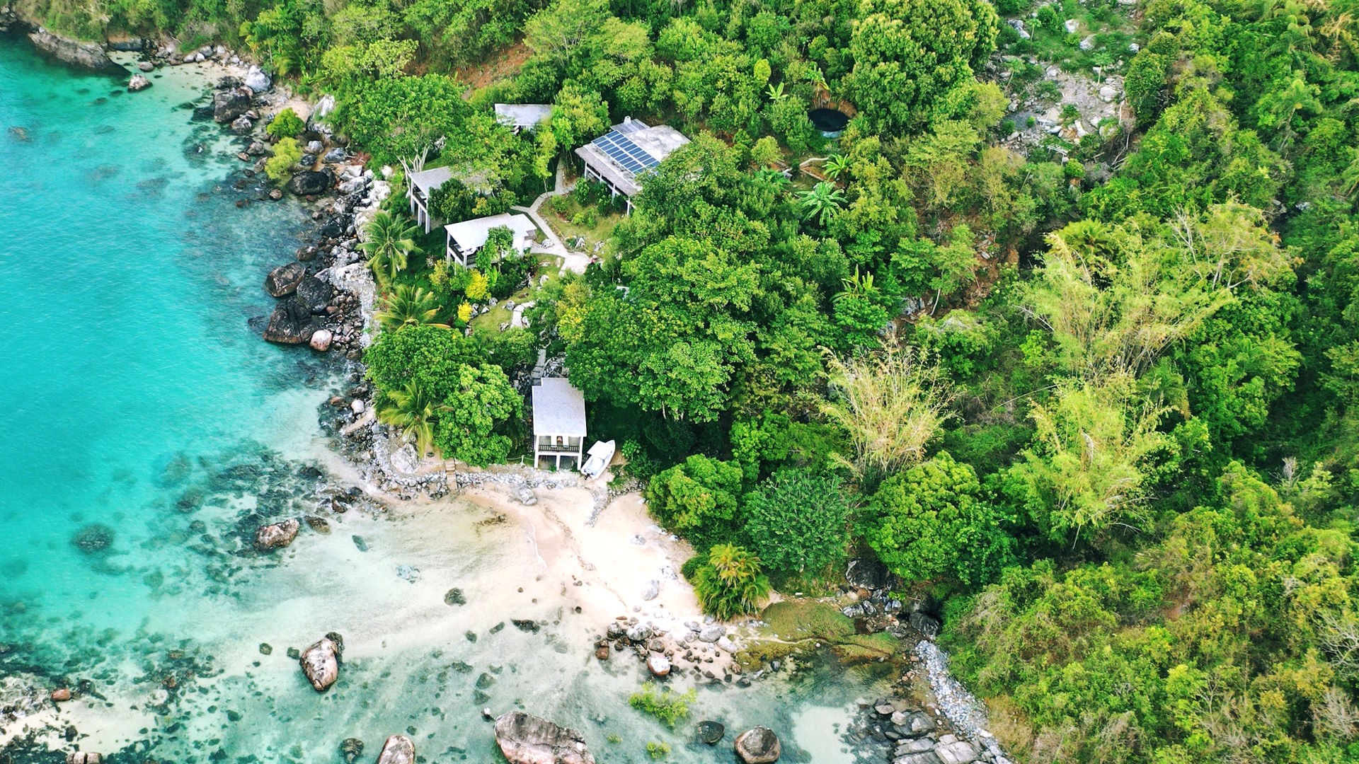 Komba on the Rocks — image 10