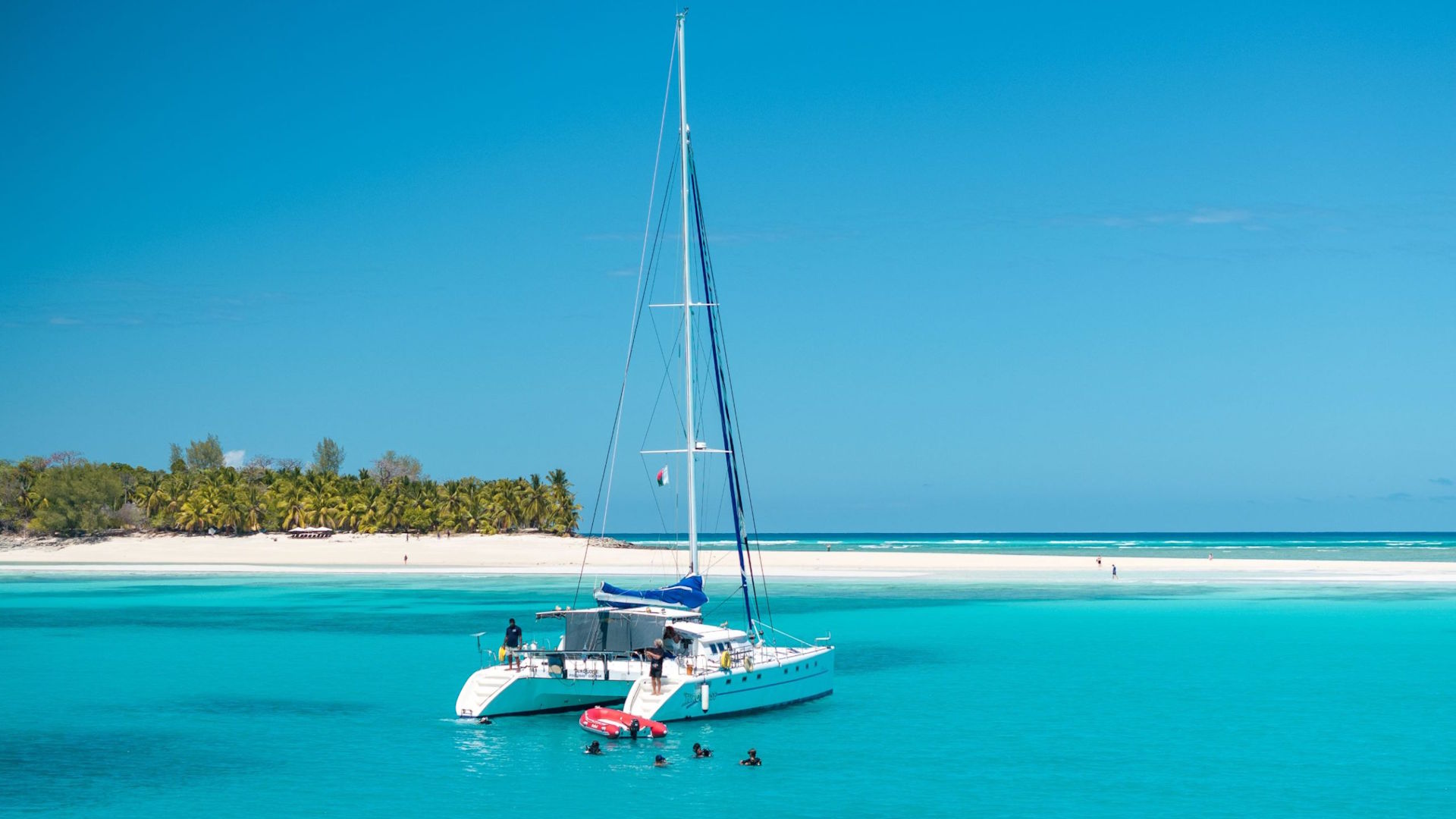 Cruising by Catamaran — image 2