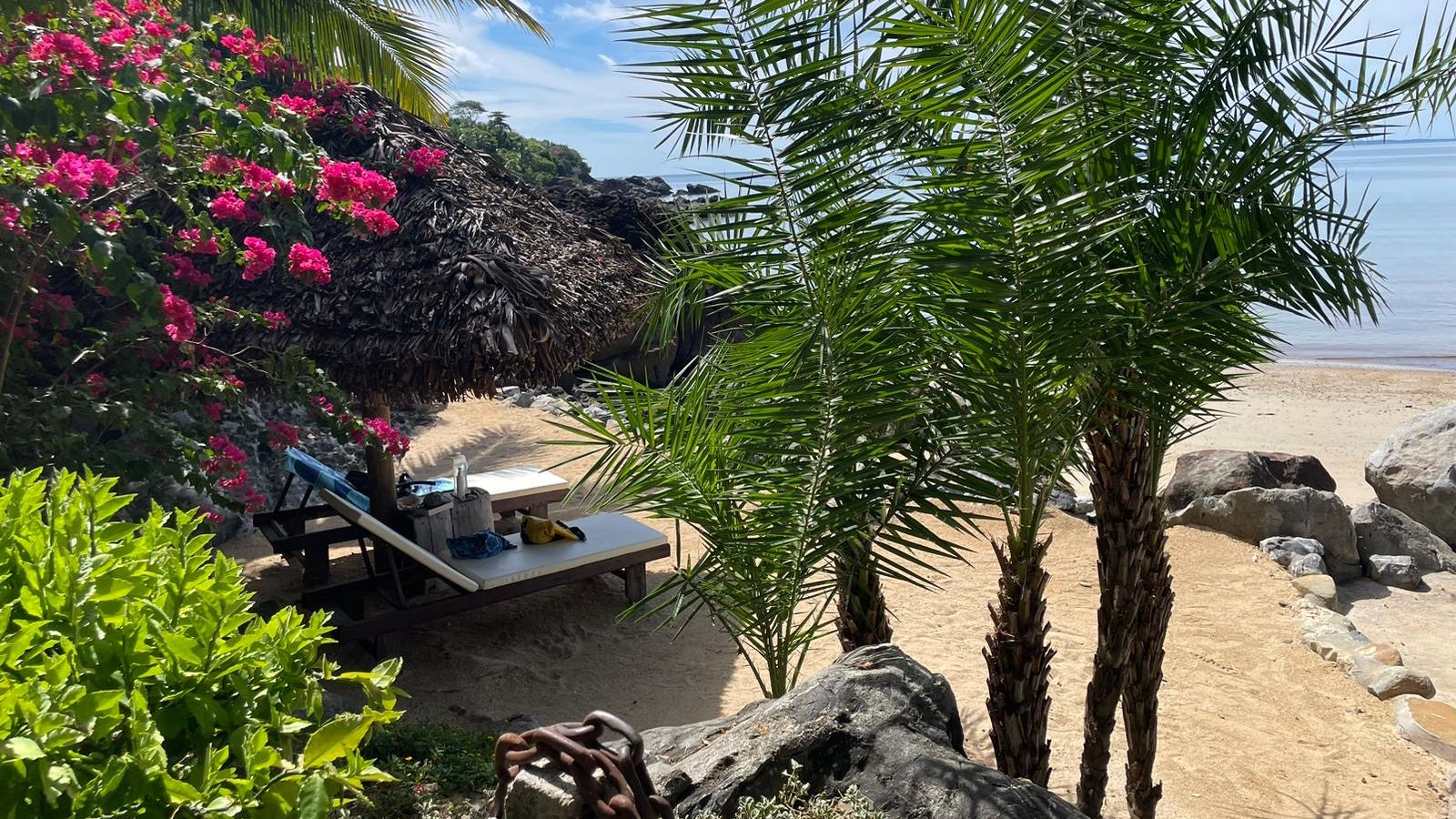 Komba on the Rocks — image 6